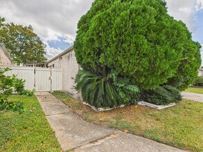 7611 Hopewell Ln in Houston, TX - Foto de edificio - Building Photo