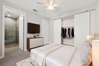 4444 Paxton Pl in Calabasas, CA - Foto de edificio - Building Photo