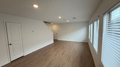 18926 Panzini Dr in New Caney, TX - Building Photo - Building Photo