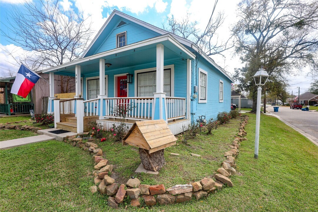 602 Higgins St in Humble, TX - Building Photo