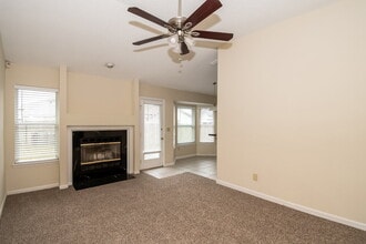 407 Rolling Rock Ct in Jacksonville, FL - Foto de edificio - Building Photo