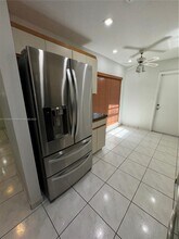 4745 NW 98 Pl in Doral, FL - Building Photo - Building Photo