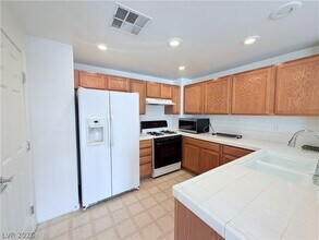10809 Garden Mist Dr in Las Vegas, NV - Building Photo - Building Photo