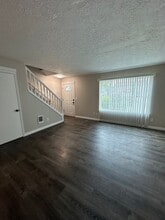 3327 Rockingham Ct NE in Salem, OR - Building Photo - Building Photo