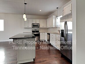303 Gatewood Ave in Nashville, TN - Building Photo - Building Photo
