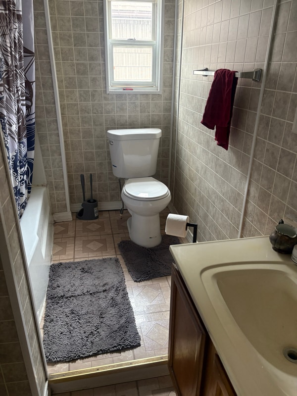 212 Abbott Rd, Unit 2 in Buffalo, NY - Foto de edificio - Building Photo