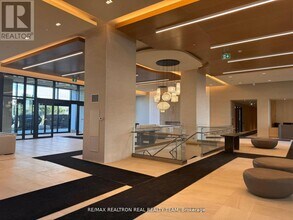 8960 Jane St in Vaughan, ON - Building Photo - Building Photo