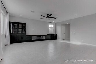 8874 Howell St in Las Vegas, NV - Building Photo - Building Photo