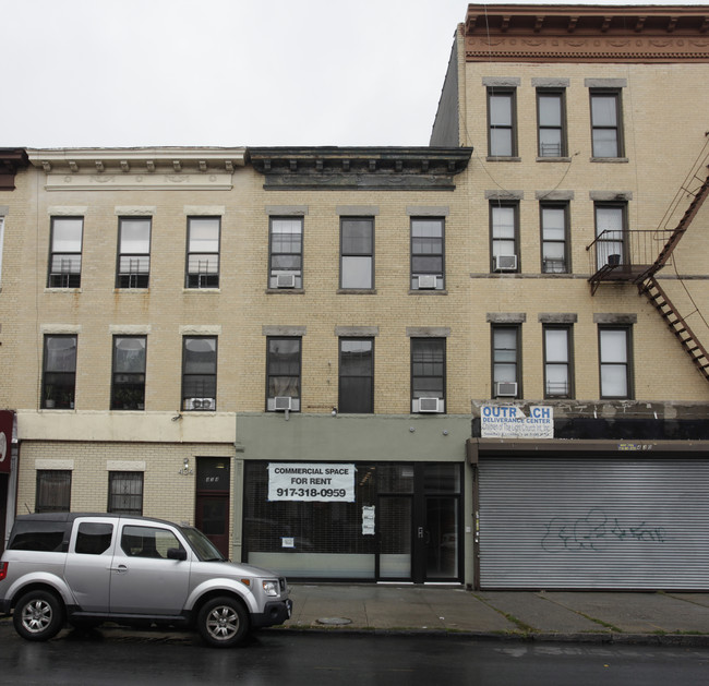 432 Rogers Ave in Brooklyn, NY - Foto de edificio - Building Photo