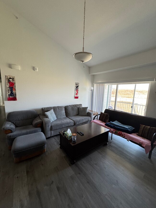 15700 E Jamison Dr, Unit 8-308 in Englewood, CO - Foto de edificio - Building Photo