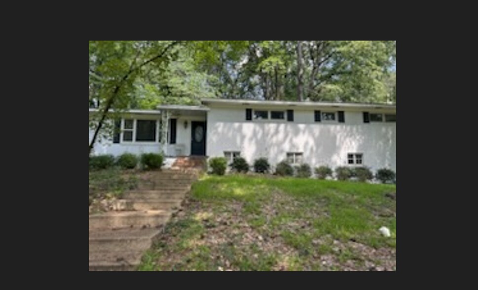 2314 Bluecutt Rd in Columbus, MS - Building Photo