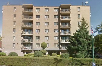 7149 Metropolitan Ave in Flushing, NY - Building Photo - Building Photo