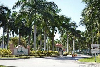 2930 SE 12th Rd-Unit -205-31 in Homestead, FL - Foto de edificio - Building Photo