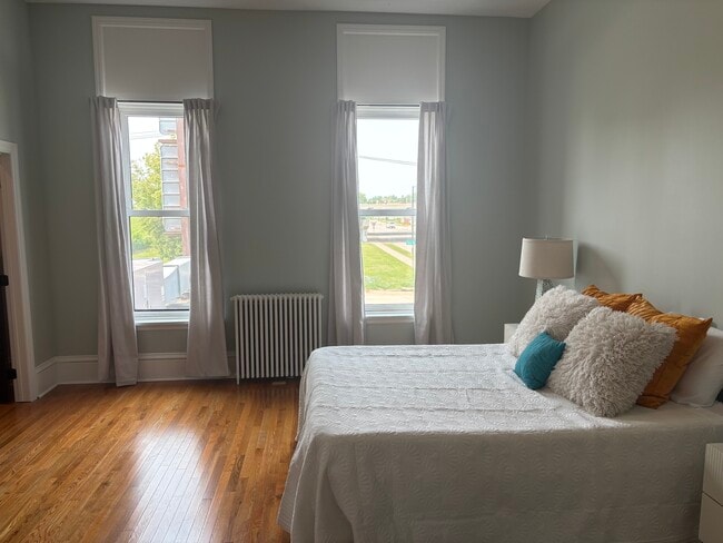 219 3rd Ave SW, Unit 219 3rd Ave SW Apt B