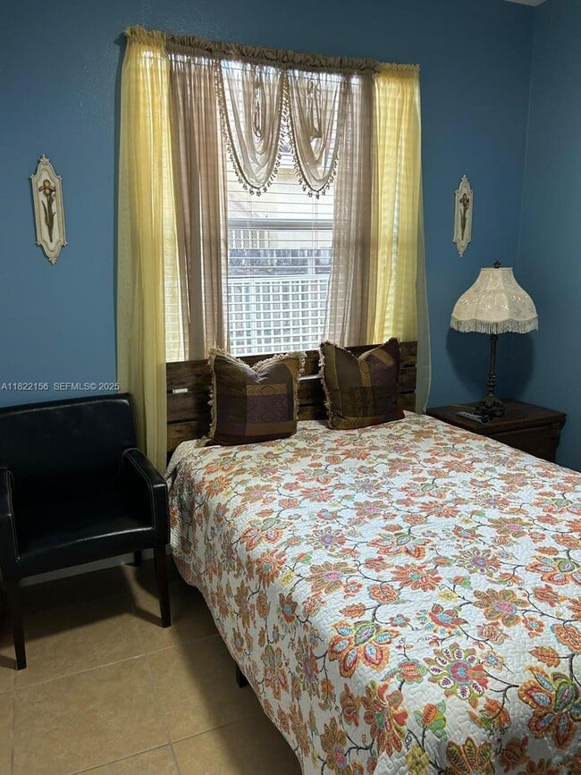 0000 00 in Hollywood, FL - Building Photo - Building Photo