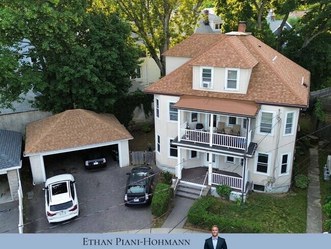 15 Clayton St