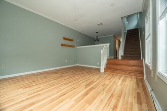 74 Rising Trail Dr in Middletown, CT - Building Photo - Building Photo
