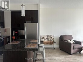 120 Homewood Ave in Toronto, ON - Building Photo