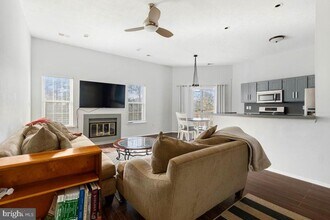 5033 Beech Ct in Monmouth Junction, NJ - Building Photo - Building Photo