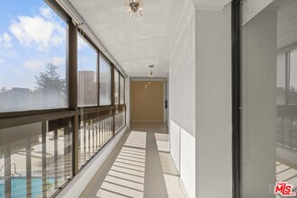 4477 Wilshire Blvd in Los Angeles, CA - Building Photo - Building Photo