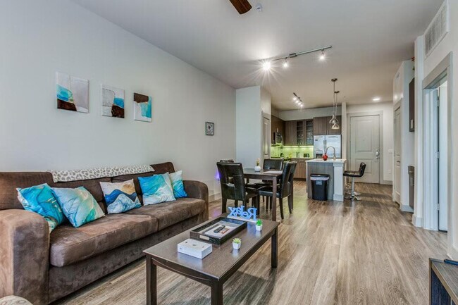 120 W CityLine Dr-Unit -ID1035233P in Dallas, TX - Building Photo - Building Photo