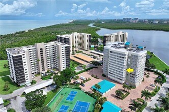 21 Bluebill Ave in Naples, FL - Building Photo - Building Photo