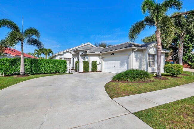 1839 S Club Dr