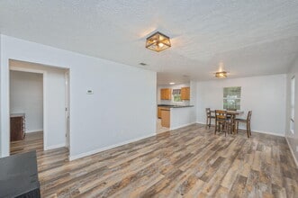 456 Kings Lake Blvd in Defuniak Springs, FL - Building Photo - Building Photo