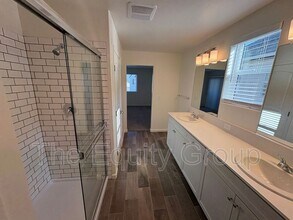 30554 Delancy Rd in Visalia, CA - Building Photo - Building Photo