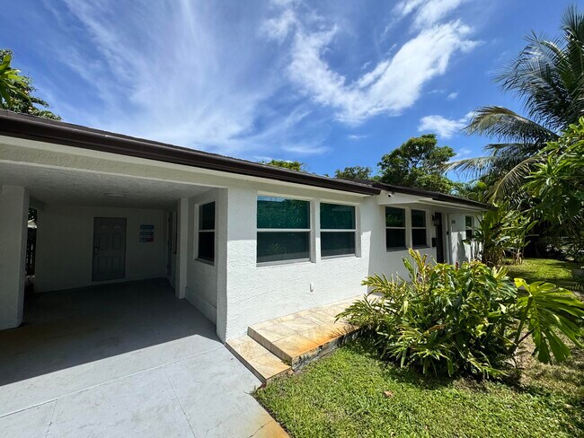 2520 Ridgeway Ave in West Palm Beach, FL - Building Photo - Building Photo