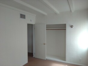 66099 Desert View Ave in Desert Hot Springs, CA - Building Photo - Building Photo