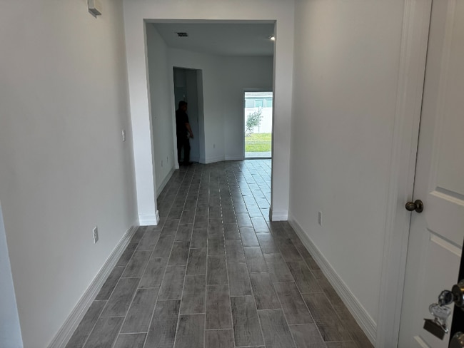 1121 Sable Gln Dr in St. Cloud, FL - Building Photo - Building Photo