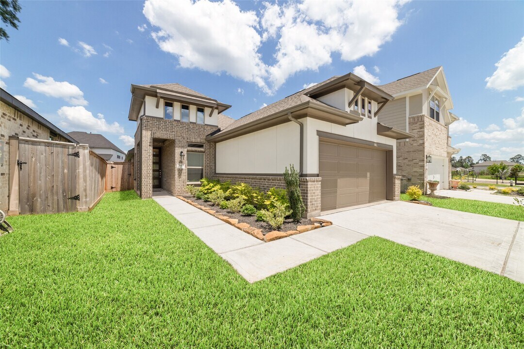 549 Sand Branch Dr in Conroe, TX - Building Photo