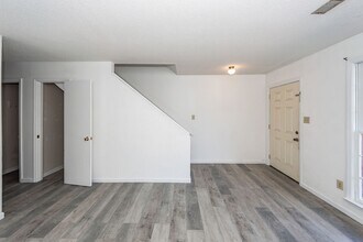 114 Colonial Ct in Summerville, SC - Building Photo - Building Photo