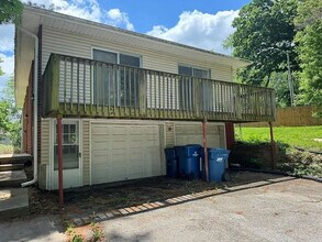 3006 S Santa Fe Rd in Independence, MO - Building Photo - Building Photo