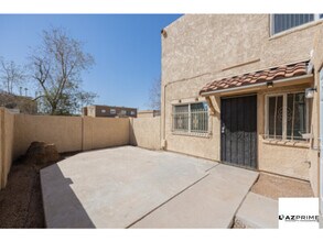 4638 E Southgate Ave in Phoenix, AZ - Building Photo - Building Photo