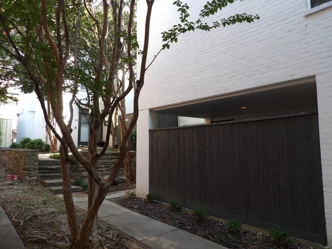 3910 Buena Vista St in Dallas, TX - Building Photo - Building Photo