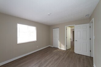 8120 Sheroak Ct in Indianapolis, IN - Building Photo - Building Photo