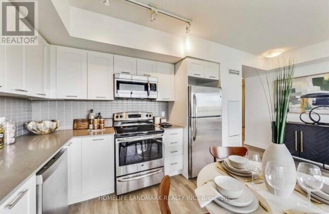 property at 2220-2220 Lake Shore Blvd W