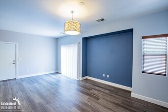 128 Tilbury Ave in Las Vegas, NV - Building Photo - Building Photo