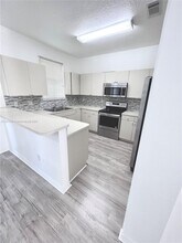4356 NW 116th Ave in Doral, FL - Building Photo - Building Photo