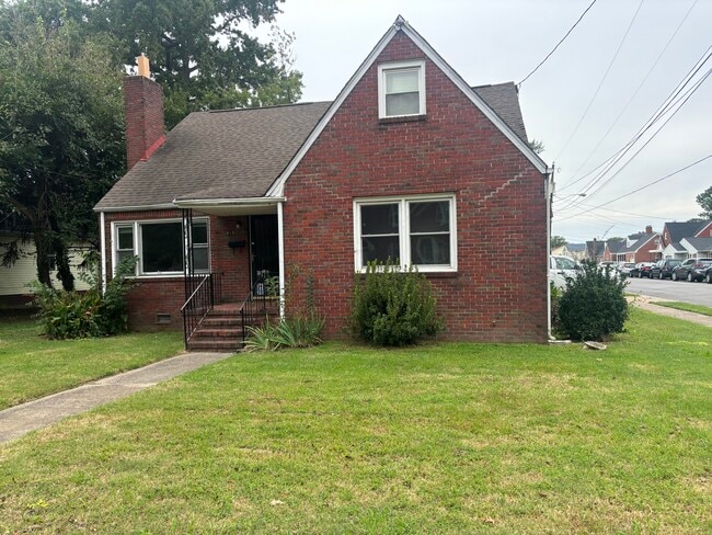 property at 915 Mapole Ave
