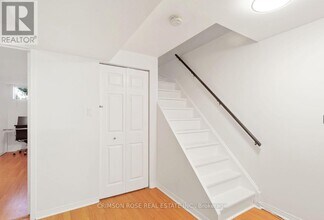 41 Bridgewater Rd in Oakville, ON - Building Photo - Building Photo