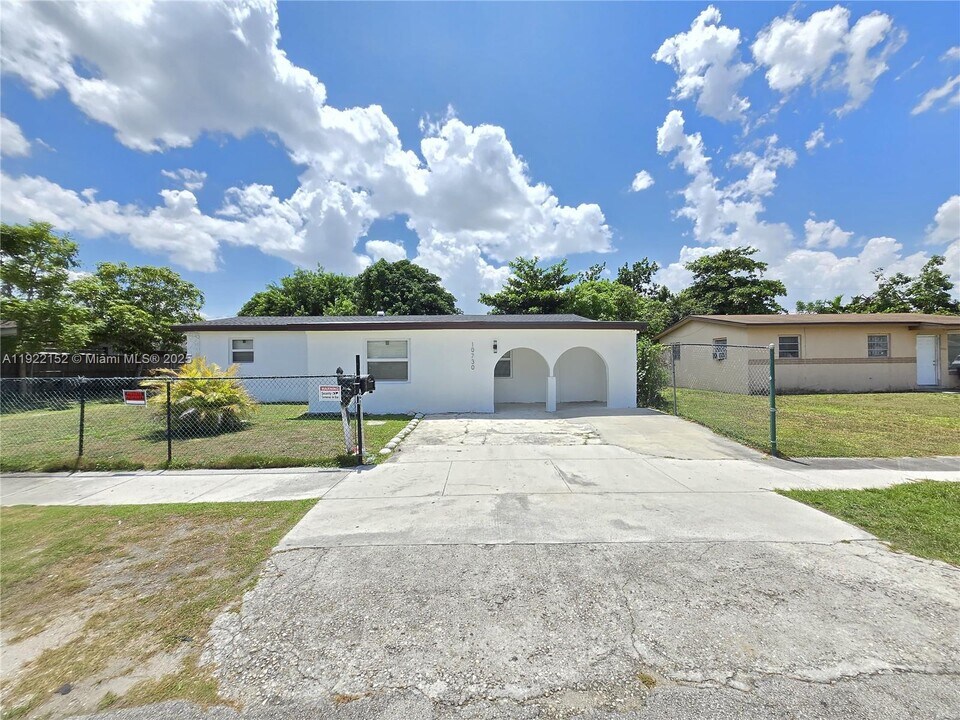 10730 SW 149th Terrace in Miami, FL - Building Photo