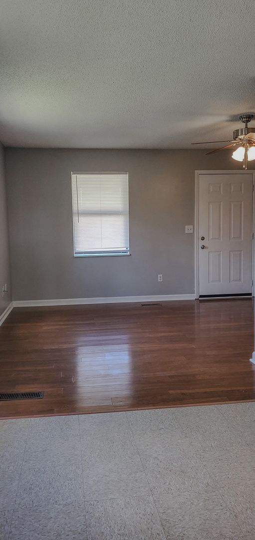 1604 Oak Hill Dr S in Murray, KY - Building Photo - Building Photo
