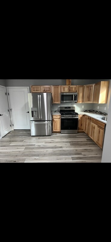 7862 N Covington St in Wasilla, AK - Foto de edificio - Building Photo