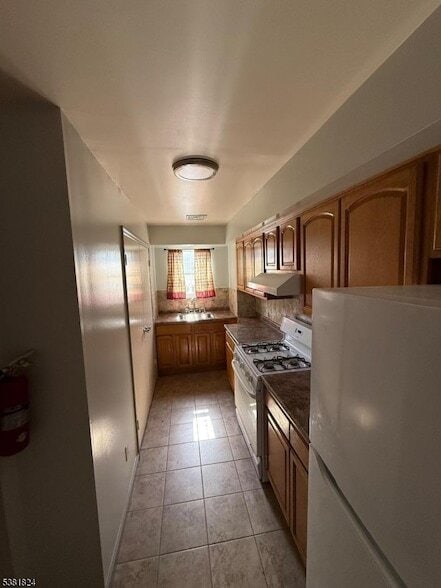 501-503-503 Morris Ave, Unit WAIT256H in Elizabeth, NJ - Building Photo - Building Photo