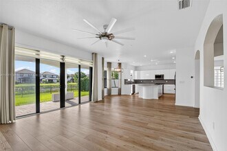 7176 Sandgrace Ln in Greenacres, FL - Building Photo - Building Photo