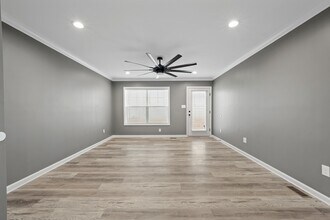 1250 Bonneville Dr in Morristown, TN - Building Photo - Building Photo