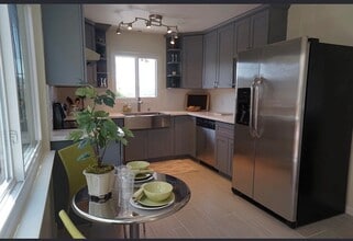 2515 Oliver Ave in Oakland, CA - Foto de edificio - Building Photo